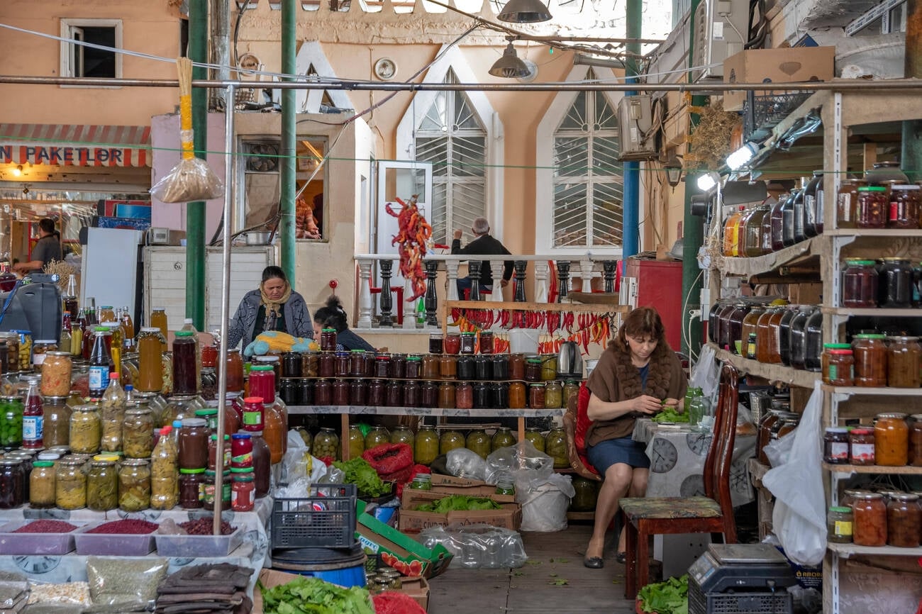 Teze Bazaar (Green Market)