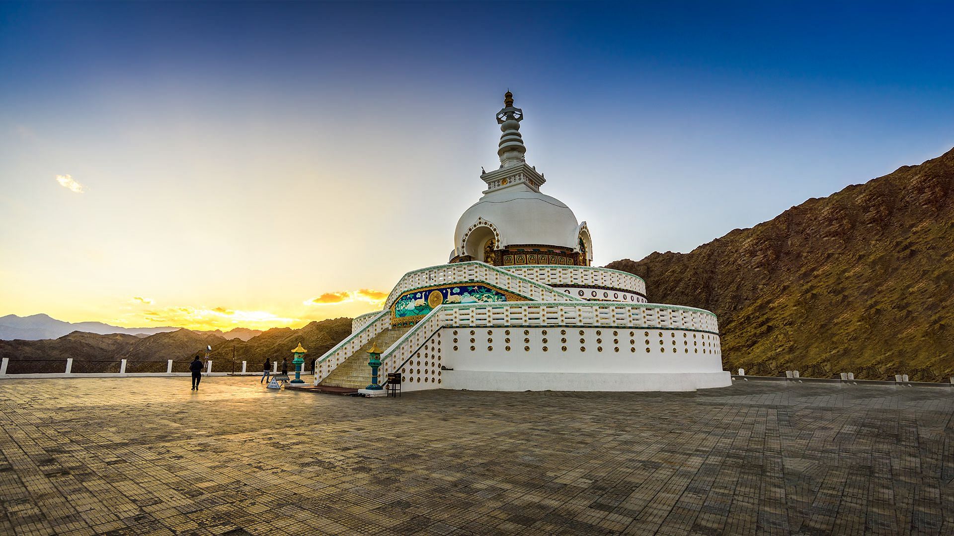 5-Days Leh Tour Package: Khardung La Adventure