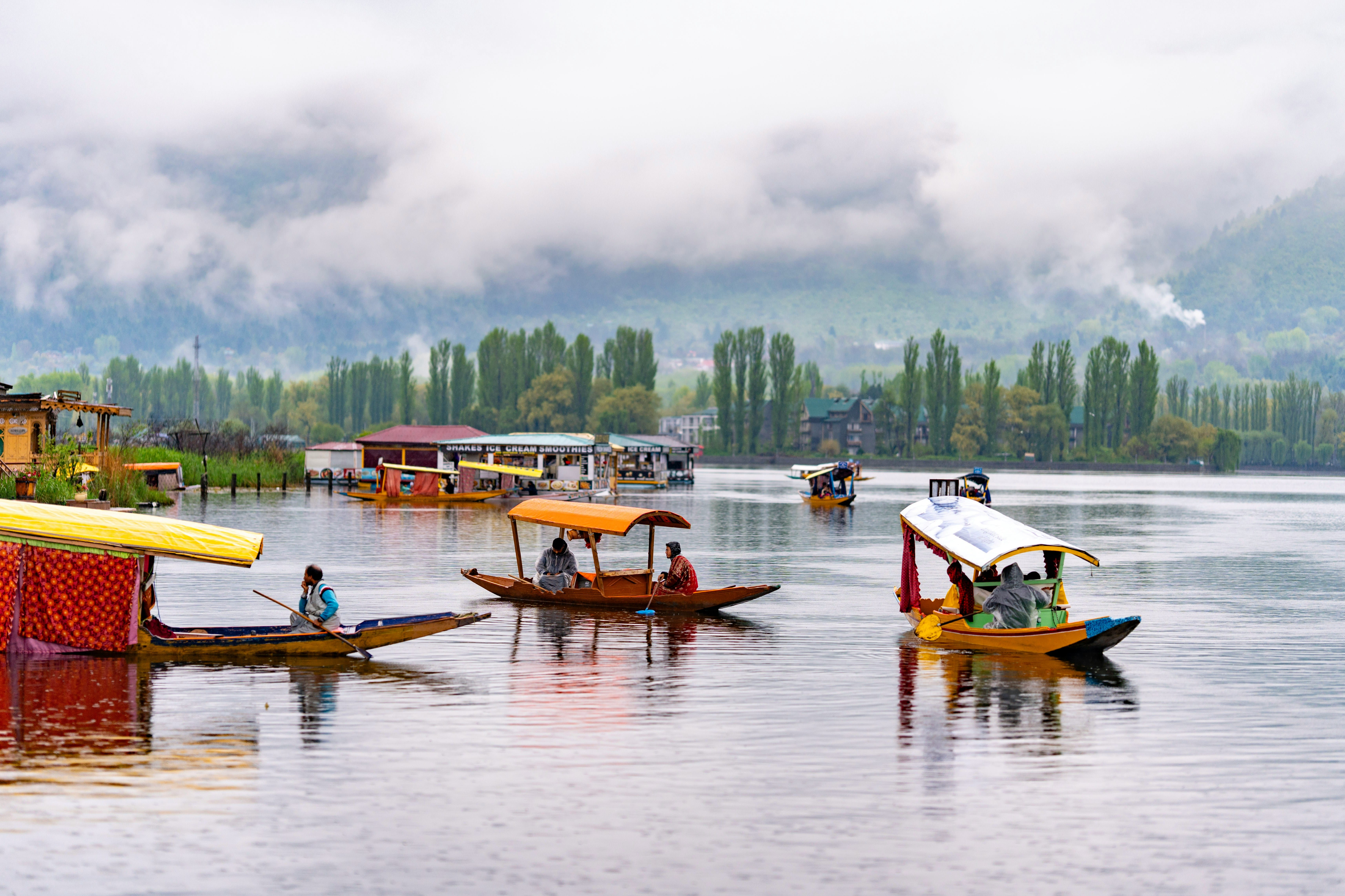 Summer Backpacking - 6 Days Kashmir Tour Package