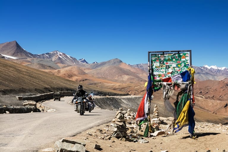 a-guide-to-travellers-for-routes-and-permits-for-ladakh-road-trip