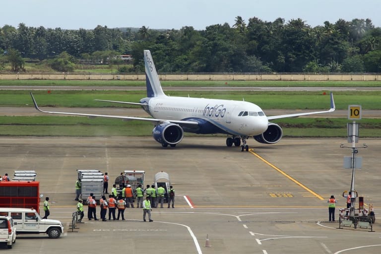 goair-and-indigo-to-suspend-1000-flights-on-sunday-amid-janta-curfew