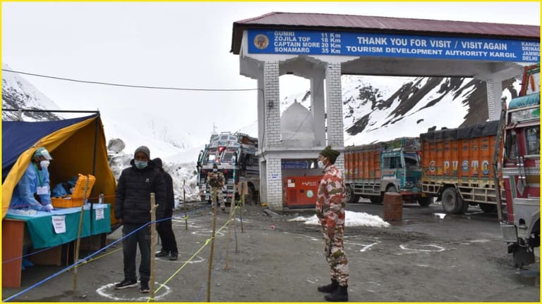 itbp-escorted-the-trucks