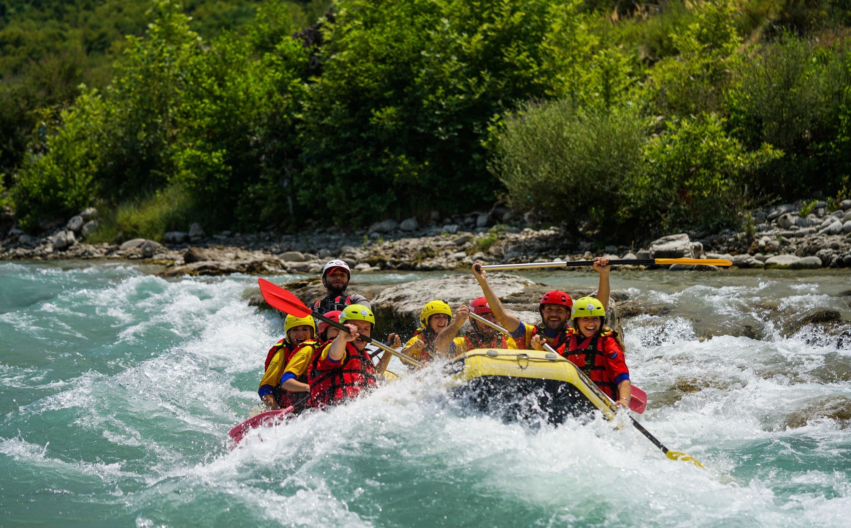 places-for-river-rafting-in-vietnam