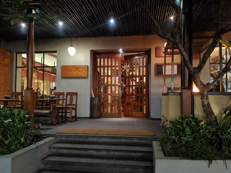 locavore-restaurant-in-bali