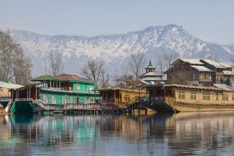 dal-lake-boat-houses