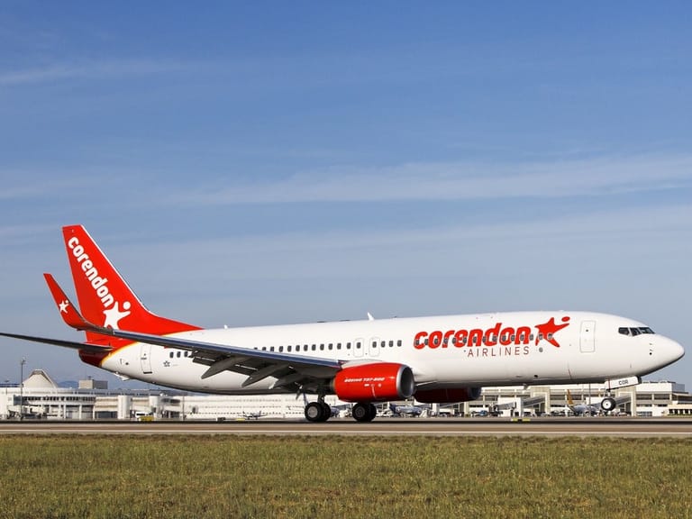 adult-only-zone-on-airline