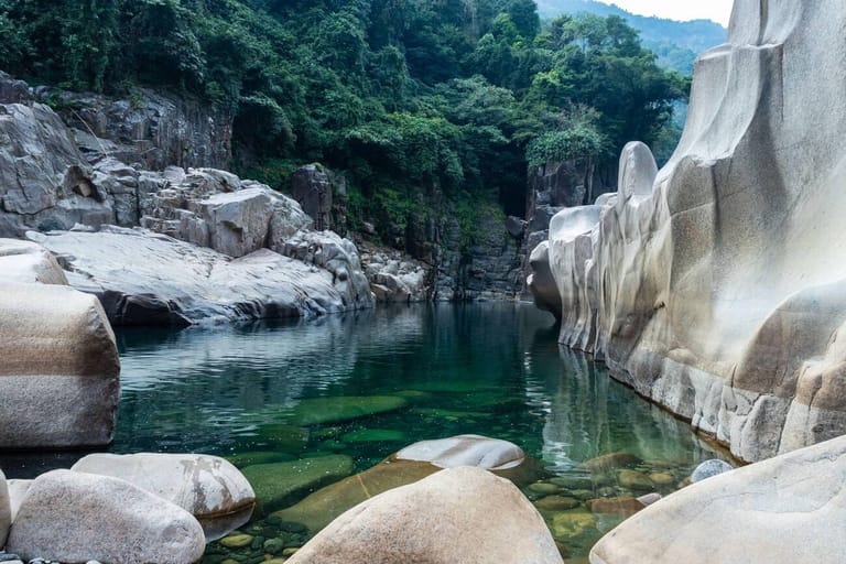 river-canyoning-in-meghalaya