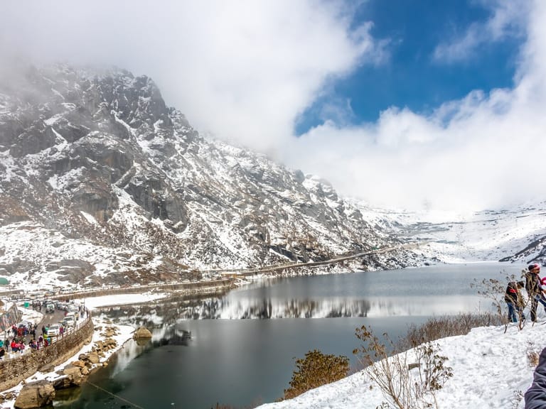 sikkim-issuing-permits-for-nathula-and-tsogmo