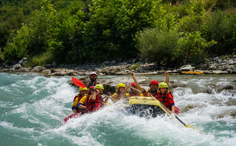 whitewater-rafting-in-bhutan