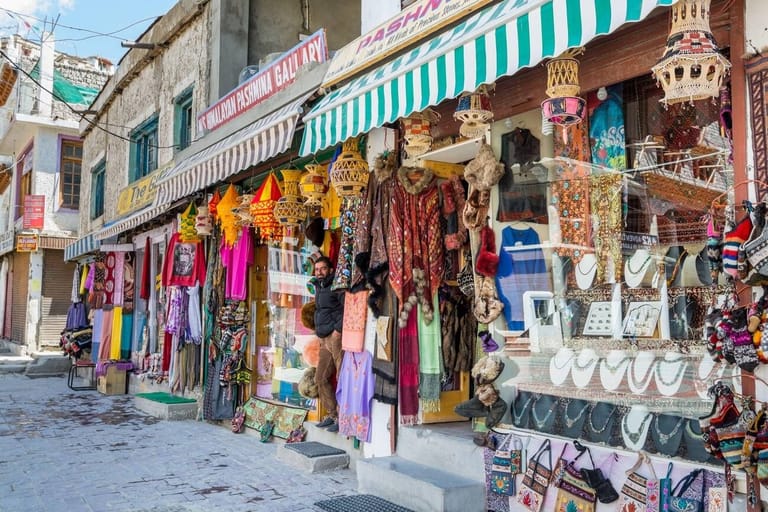 places-for-shopping-in-kashmir