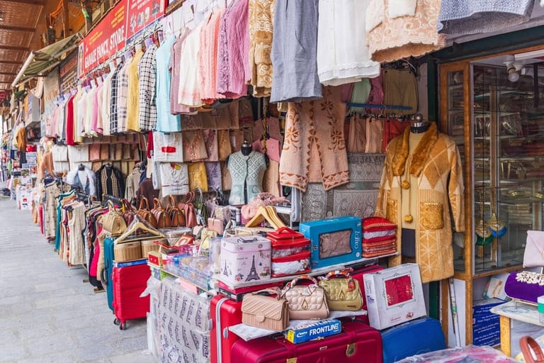 ahmad-complex-in-kashmir