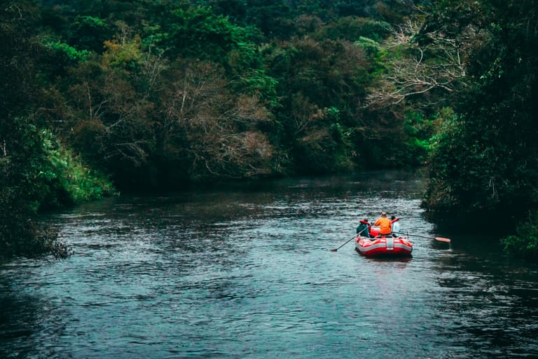 river-rafting-in-kerela-min