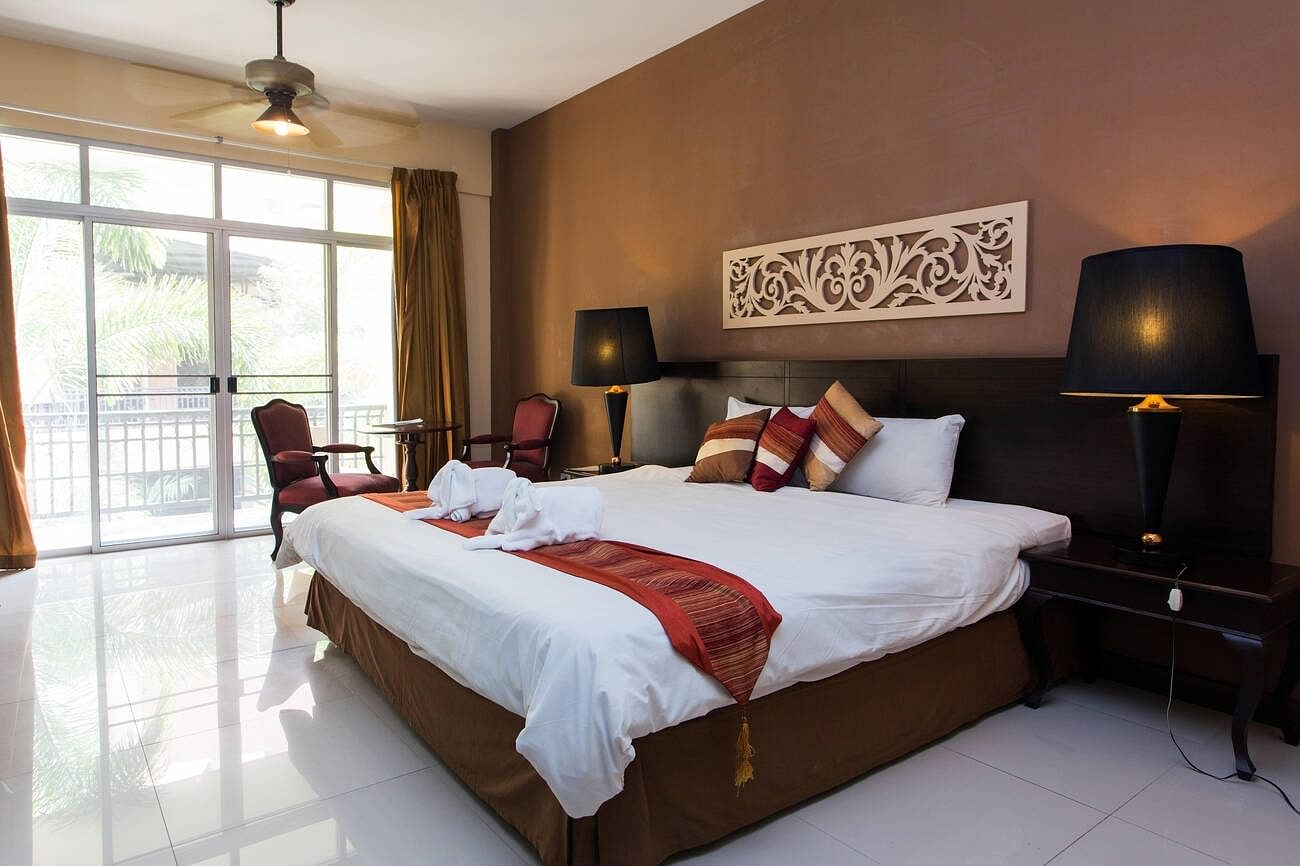 hotels-in-pampura