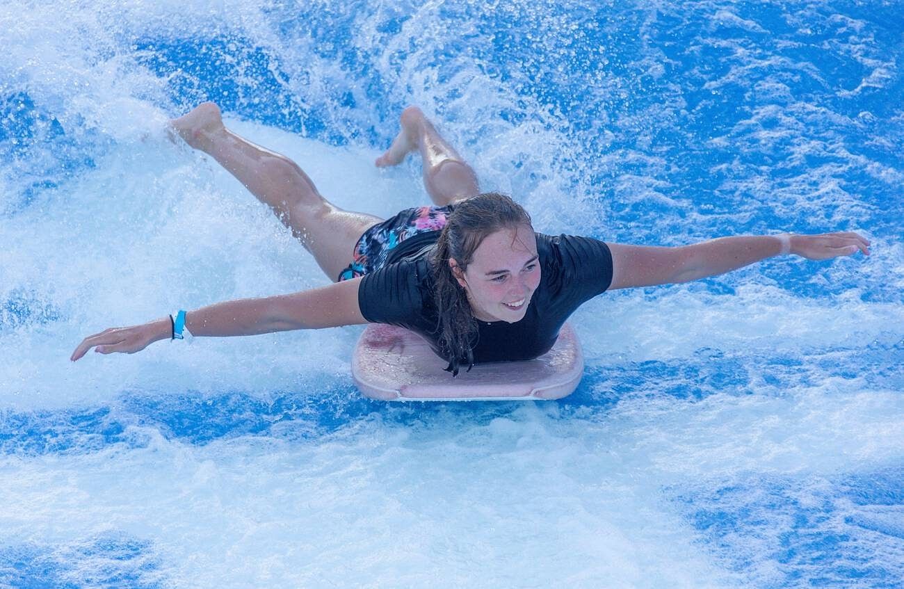 indoor-surfing