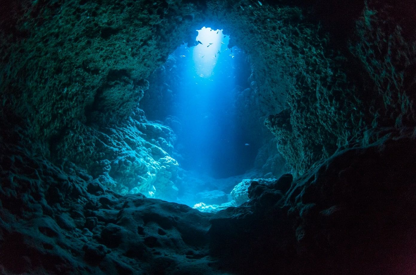ocean-under-the-earth-surface