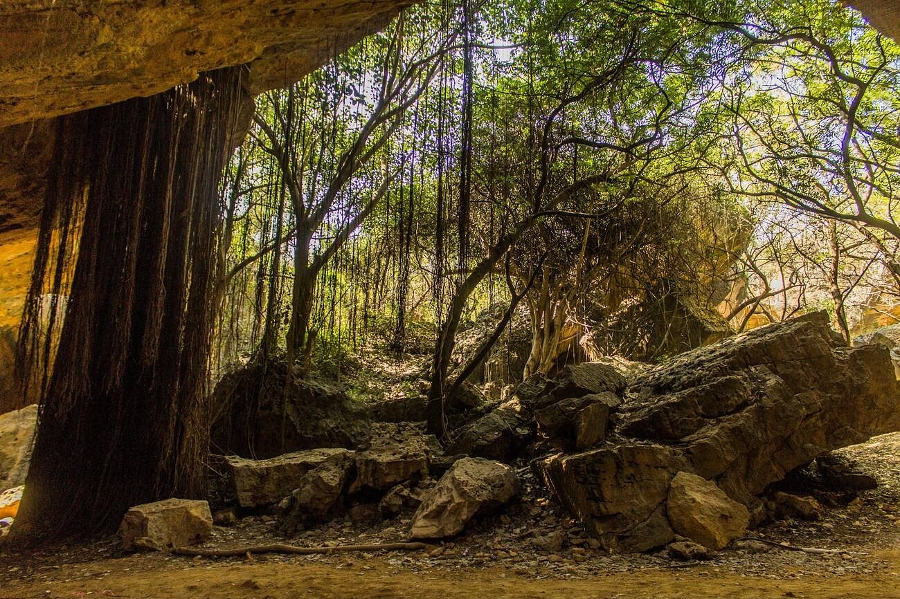 naida-caves