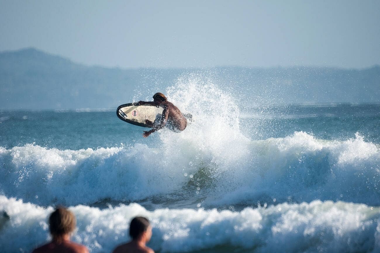 surfing-in-kuta