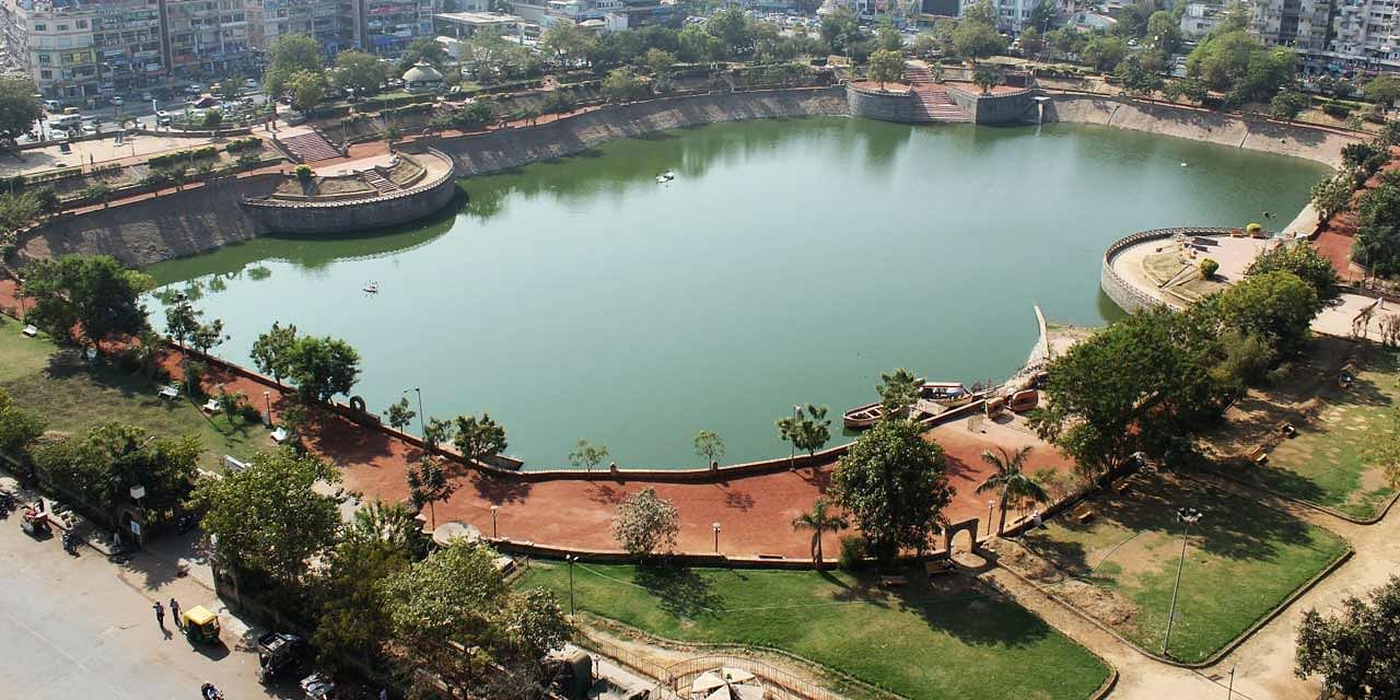 vastrapur-lake