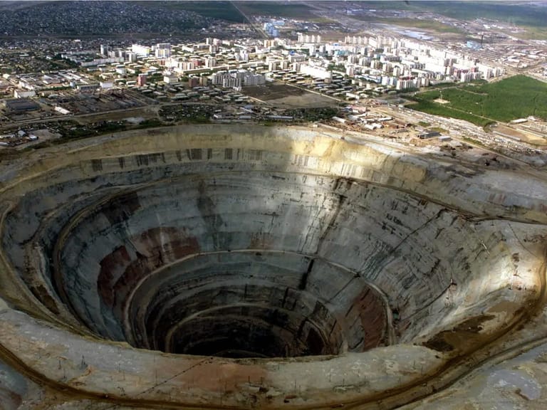biggest-man-made-hole