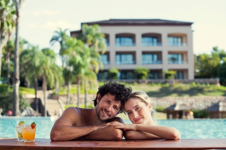 glamping-resorts-for-honeymoon