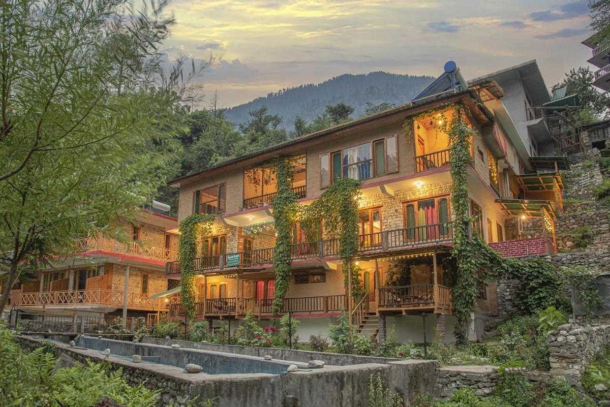 resorts-and-hotels-in-tirthan