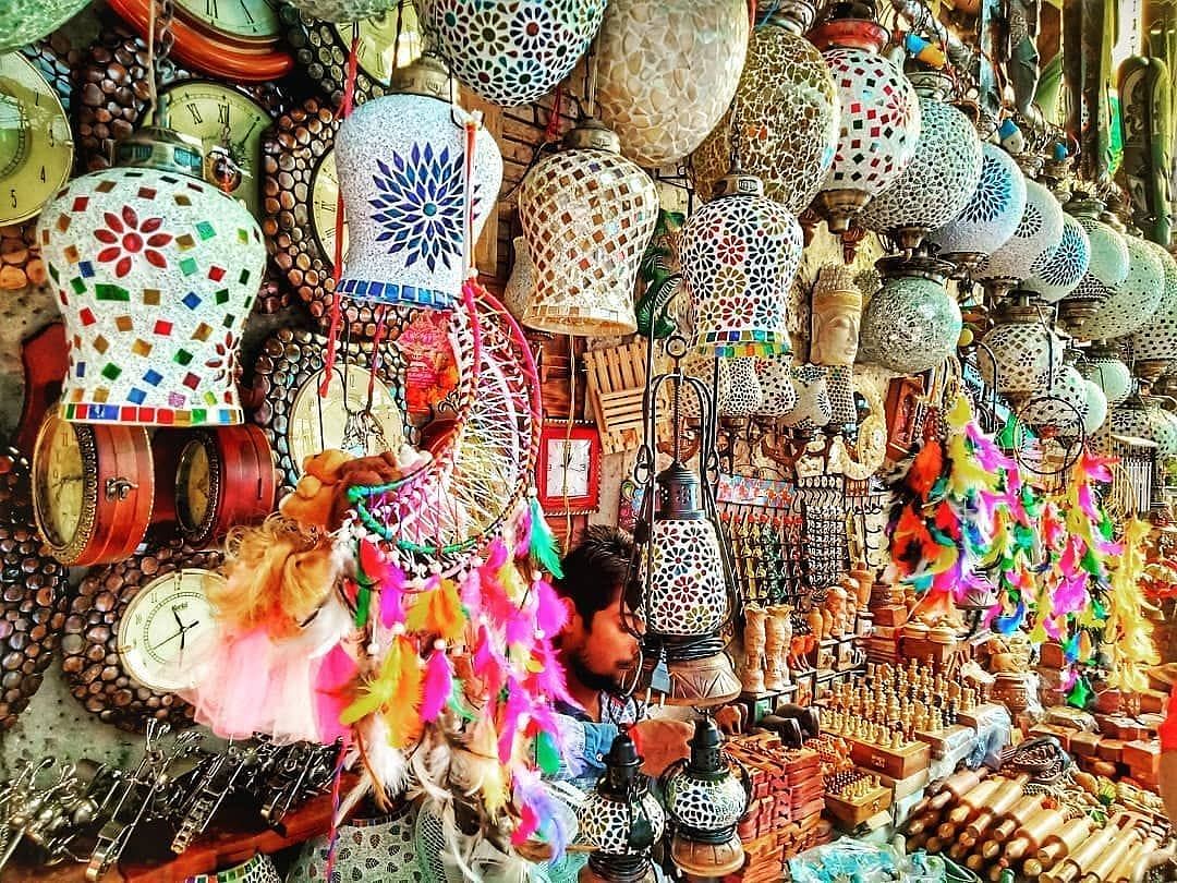 shopping-in-tirthan-valley