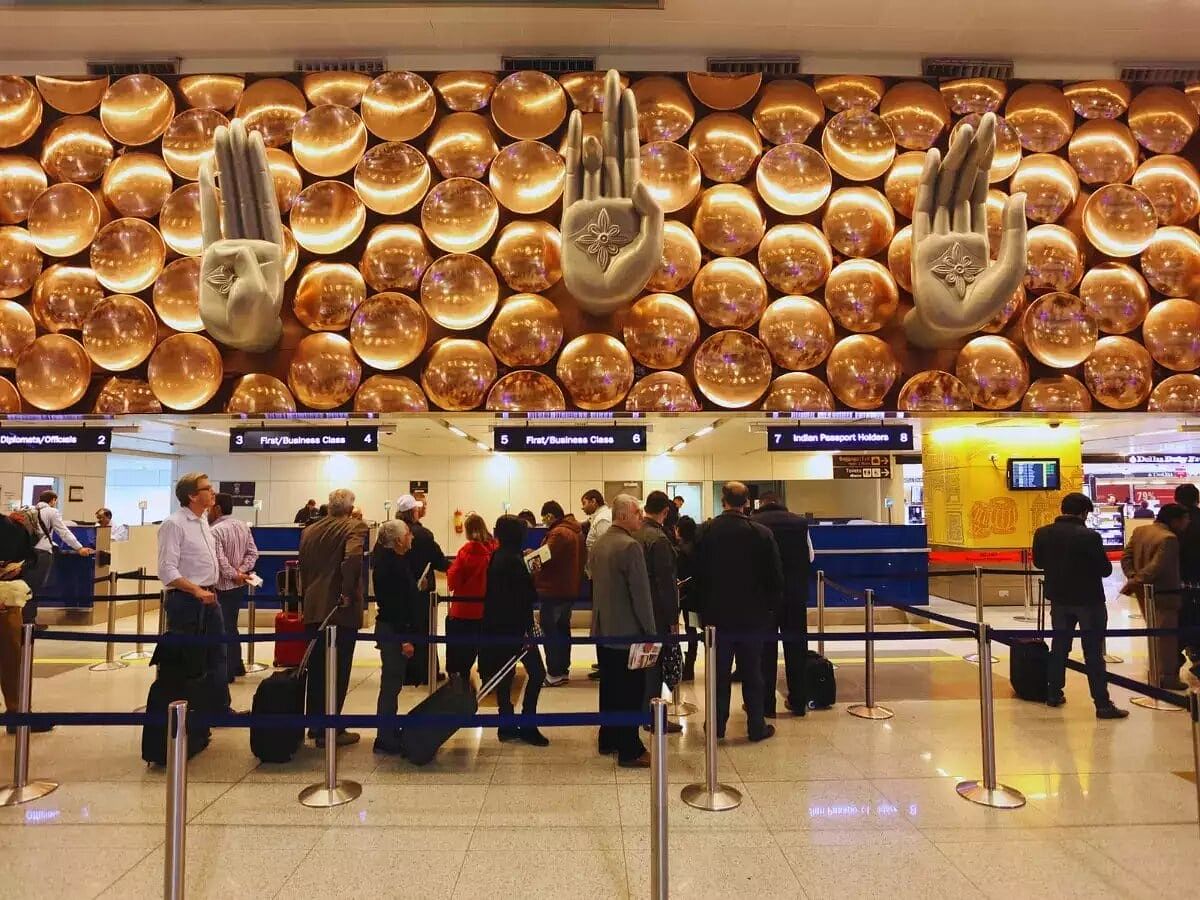 fastrack-immigration-at-delhi-airport