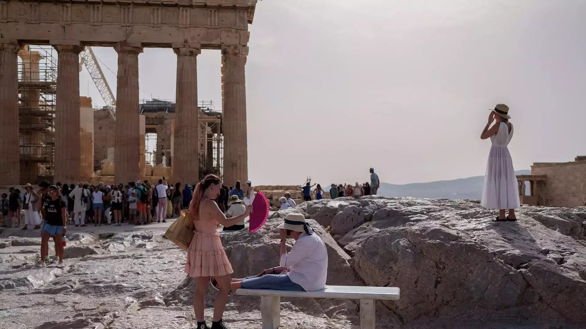 heatwaves-in-greece-min