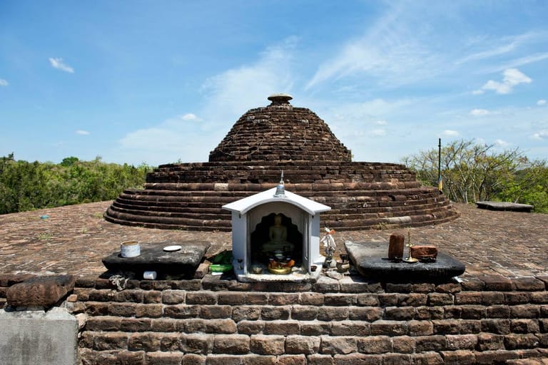 kudumbigala-monastery