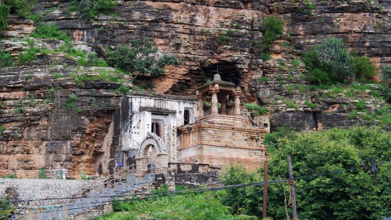 27 Top & Best Places To Visit Near Hyderabad During Monsoon