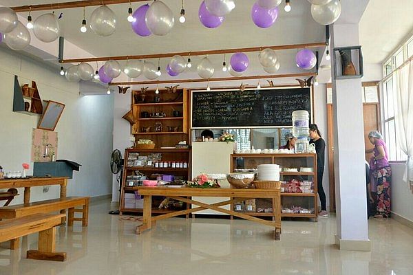 places-to-eat-in-imphal