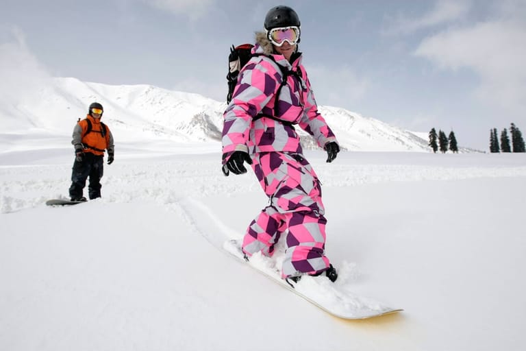 snowboarding-in-gulmarg
