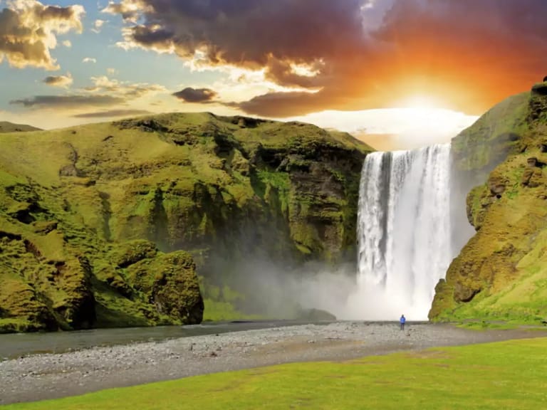 top-waterfalls-in-india-to-visit-during-monsoon