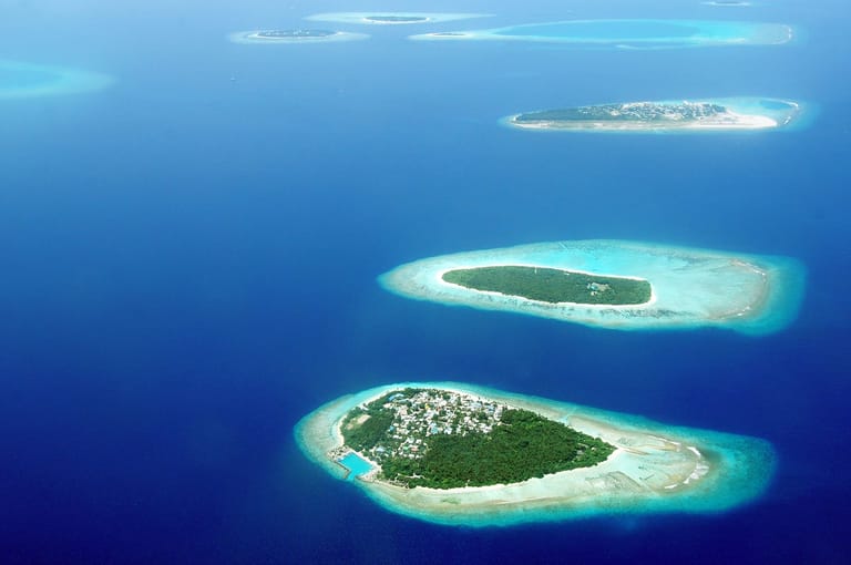 disappearing-islands-in-maldives