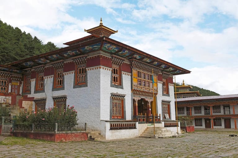 lhodrak-kharchhu-monastery-in-bhutan