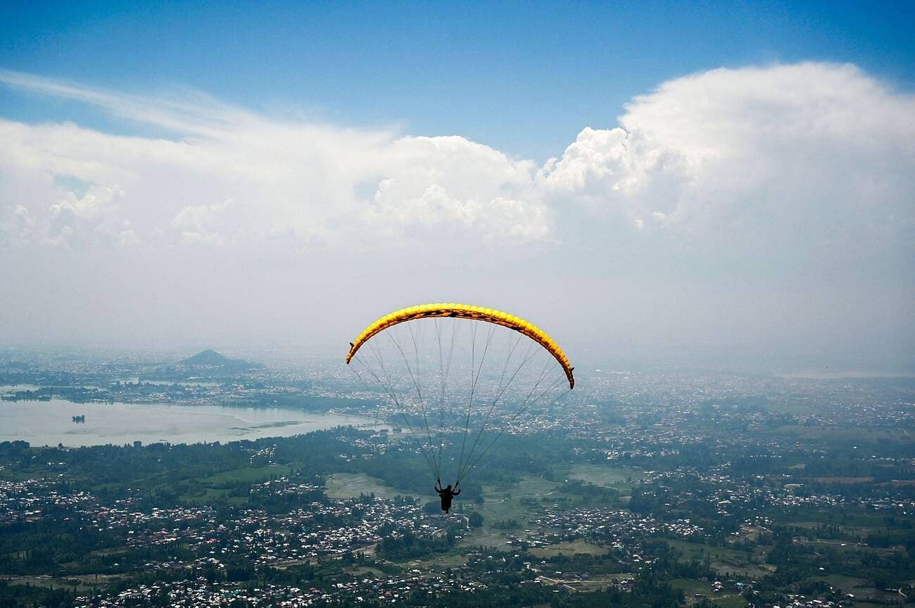 paragliding-in-kashmir