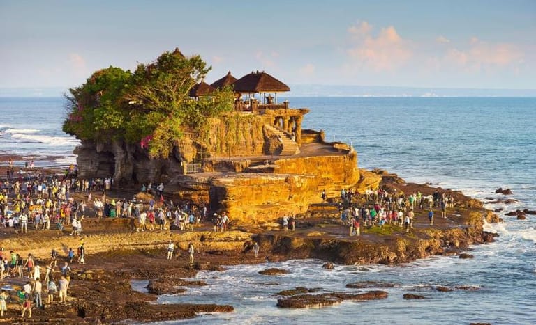 tanah-lot-temple