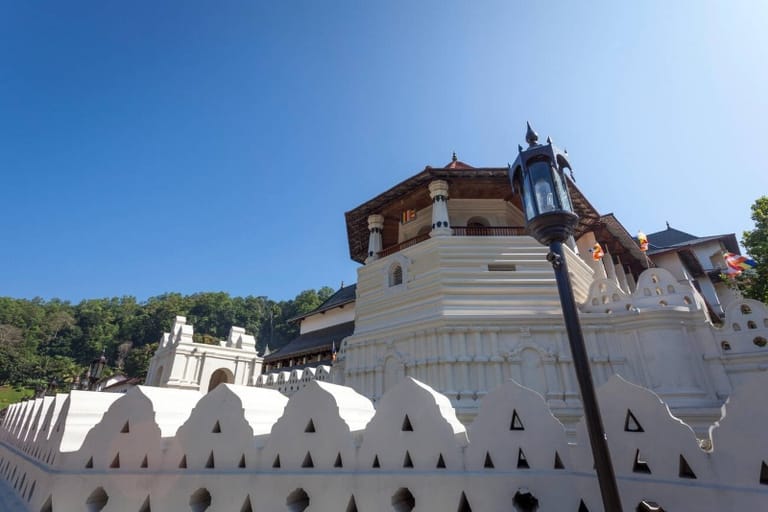 temple-of-the-sacred-tooth