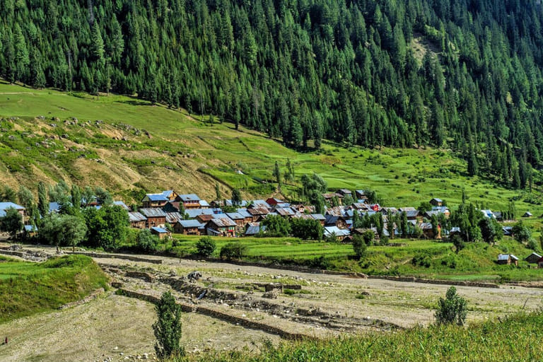 tulail-valley-in-kashmir