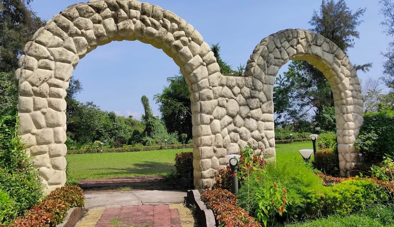 a-tourist-guide-to-hirwa-van-gardens