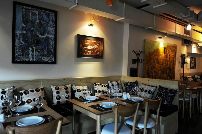 best-wine-at-room-baku