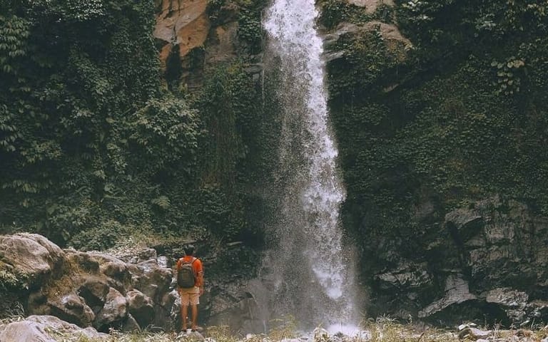 carat-waterfall-in-bali