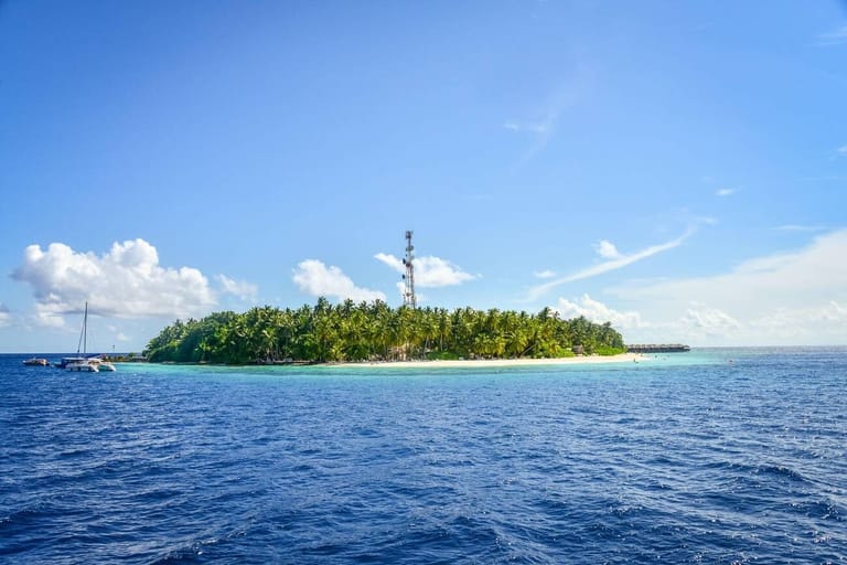 fihalhohi-island-maldives