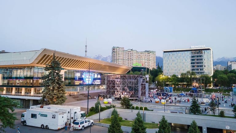republic-square-almaty-a-heartbeat-of-history-and-modern-life