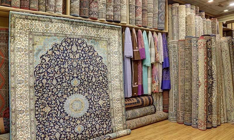 shopping-in-gulmarg