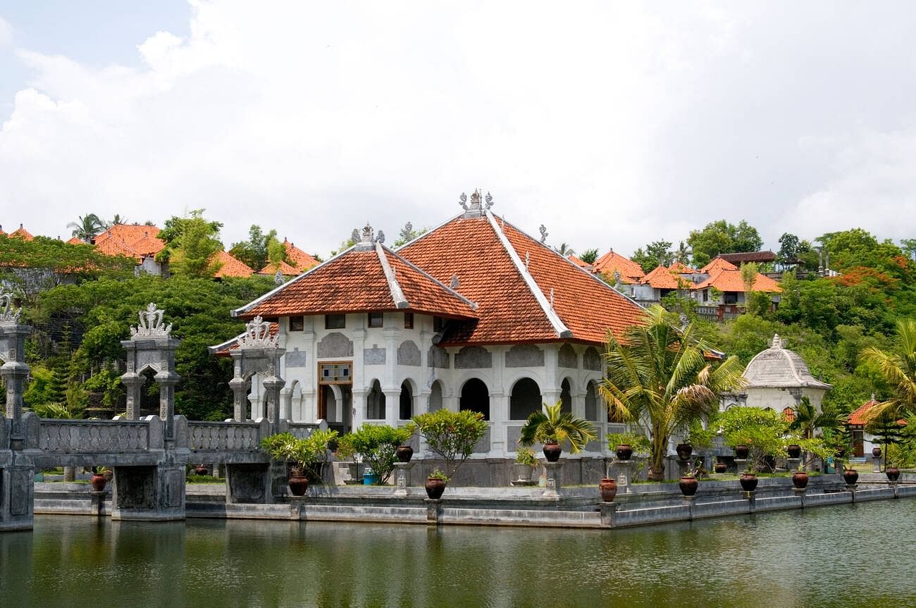 taman-ujung-water-palace