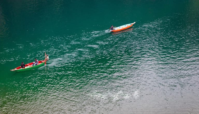boating-in-meghalaya