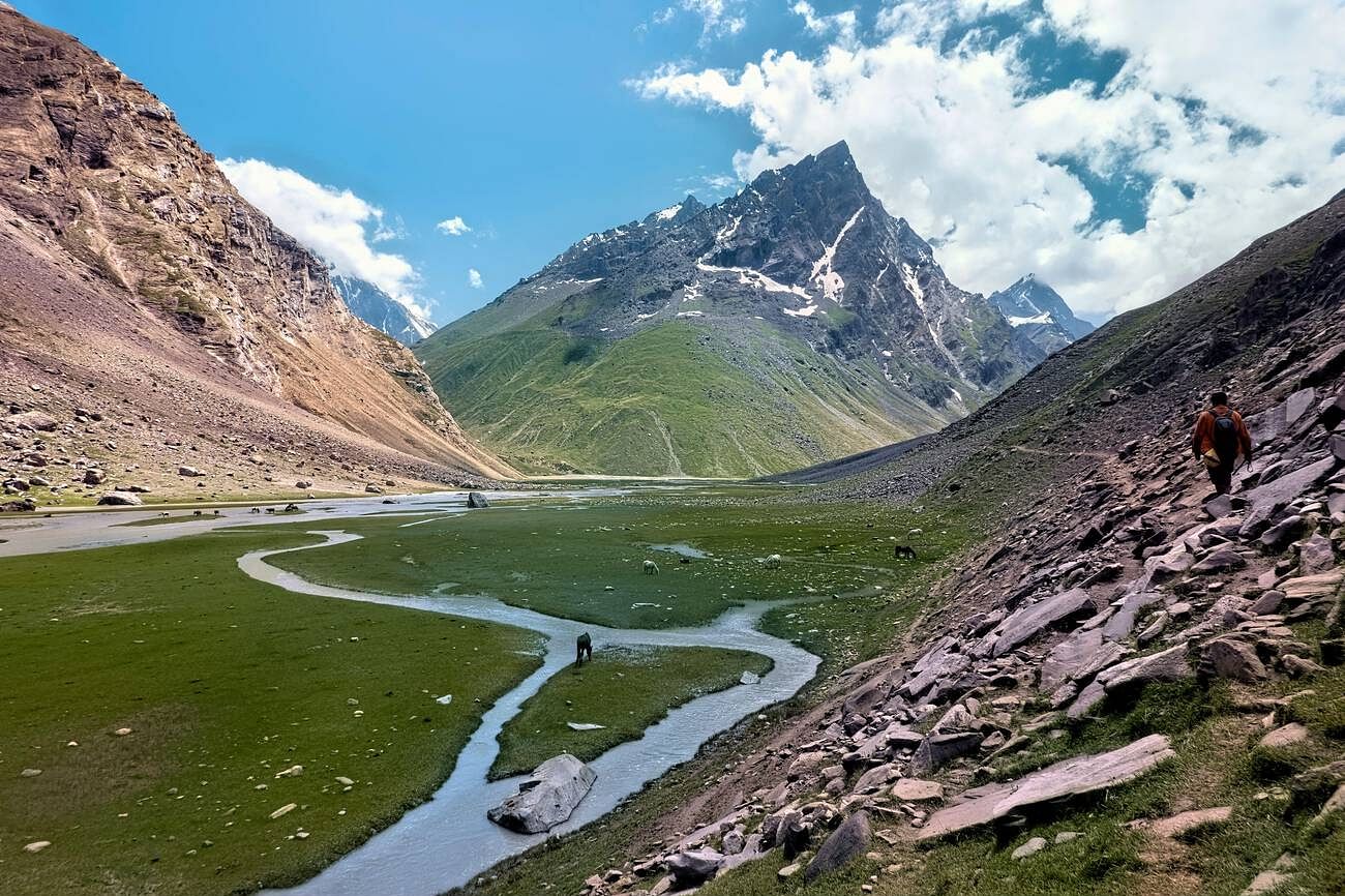 salnai-lakes-trek