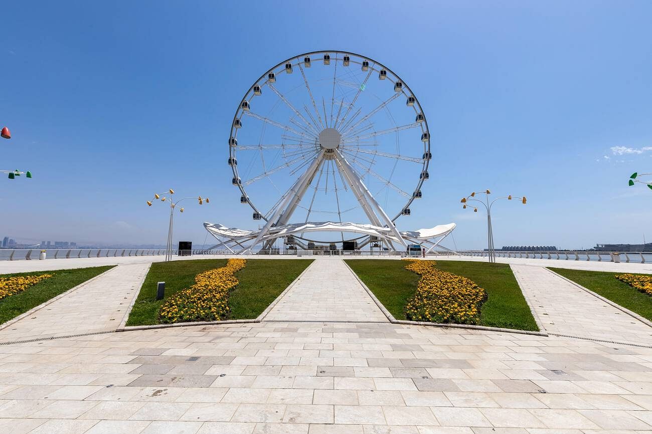 baku-eye