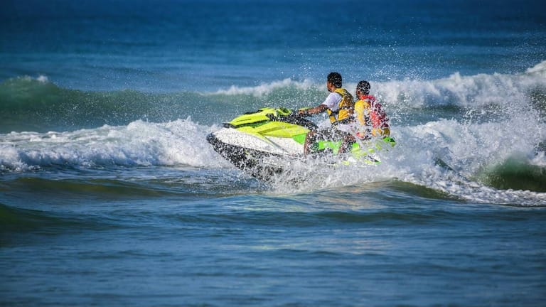 jet-skiing-in-thailand
